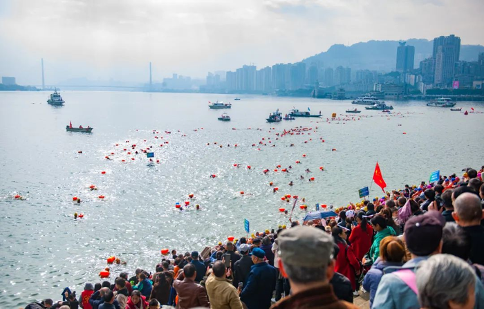 11月26日，2023重庆万州冬季横渡长江邀请赛圆满完赛